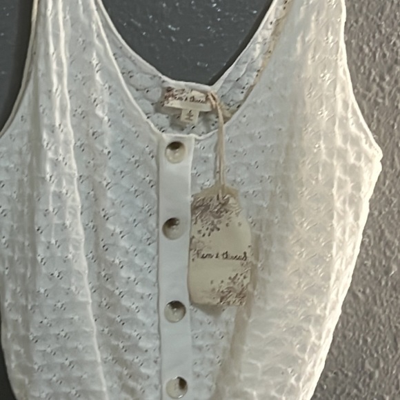 Whit crop top - Picture 2 of 2